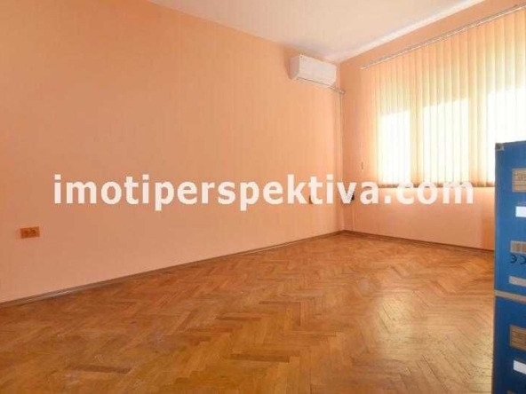 Тристаен апартамент в Пловдив, Кючук Париж - 91 кв.м за 1341 €/кв.м - Снимка #1