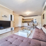 Дава се под наем Тристаен апартамент в Варна, Генералите - 100 кв.м за 1022 € - Снимка #1