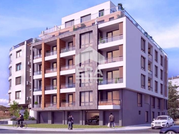 Тристаен апартамент в Поморие - 111 кв.м за 1006 €/кв.м - Снимка #1