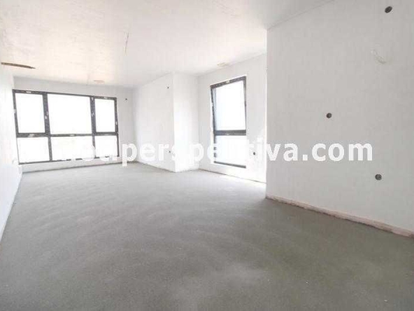 Двустаен апартамент в Пловдив, Център - 87 кв.м за 1196 €/кв.м - Снимка #1