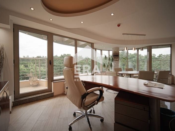 Дава се под наем Офис в София, Лозенец - 300 кв.м за 2500 € - Снимка #1