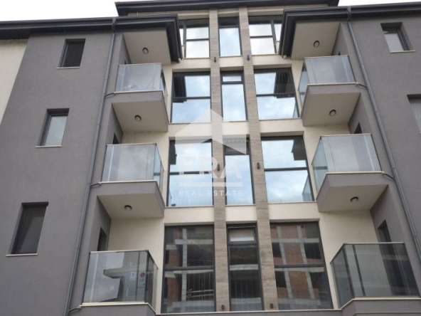 Тристаен апартамент в Хасково, Бадема - 101 кв.м за 1139 €/кв.м - Снимка #1