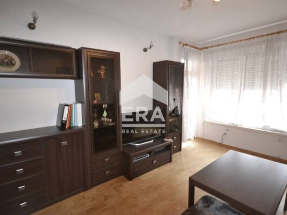 Тристаен апартамент в Хасково, Овчарски - 120 кв.м за 992 €/кв.м - Снимка #1