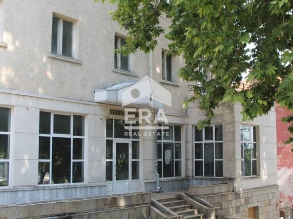 Промишлена сграда в Ивайловград - 750 кв.м за 227 €/кв.м - Снимка #1