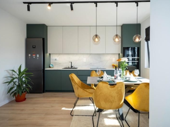 Дава се под наем Двустаен апартамент в Пловдив, Прослав - 72 кв.м за 460 € - Снимка #1