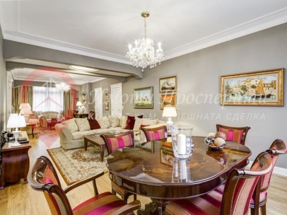 Дава се под наем Тристаен апартамент в София, Център - 160 кв.м за 2100 € - Снимка #1