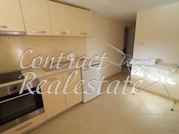 Дава се под наем Двустаен апартамент в Варна, Цветен квартал - 40 кв.м за 372.3 € - Снимка #1