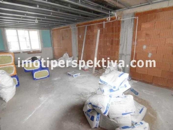 Тристаен апартамент в Пловдив, Кючук Париж - 106 кв.м за 1280 €/кв.м - Снимка #1
