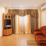 Дава се под наем Тристаен апартамент в Пловдив, Център - 120 кв.м за 509.49 € - Снимка #1