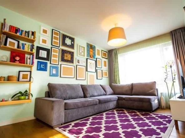 Дава се под наем Тристаен апартамент в София, Витоша - 105 кв.м за 548.25 € - Снимка #1