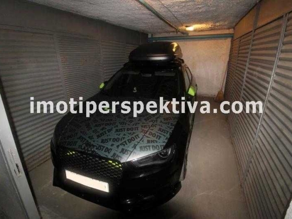 Гараж / Паркомясто в Пловдив, Център - 16 кв.м за 1063 €/кв.м - Снимка #1