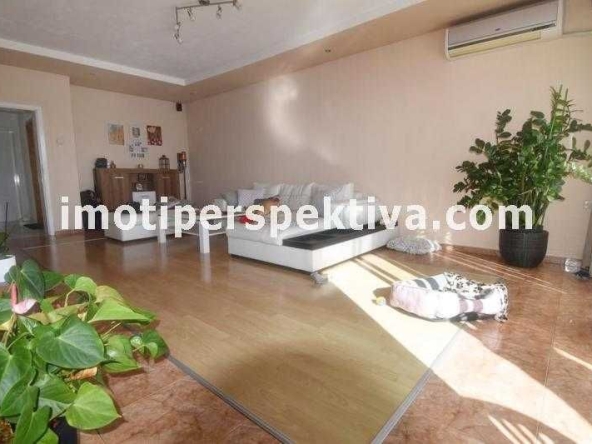 Етаж от къща в Пловдив, Кючук Париж - 140 кв.м за 842 €/кв.м - Снимка #1