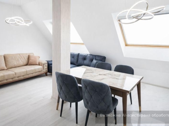 Дава се под наем Тристаен апартамент в Пловдив, Център - 185 кв.м за 797.64 € - Снимка #1