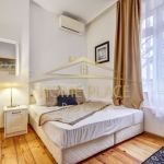 Дава се под наем Едностаен апартамент в Варна, Център - 30 кв.м за 408 € - Снимка #1