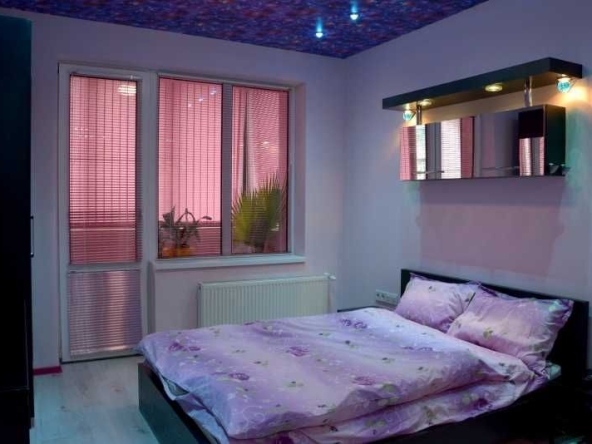 Дава се под наем Тристаен апартамент в Русе, Център - 70 кв.м за 408 € - Снимка #1