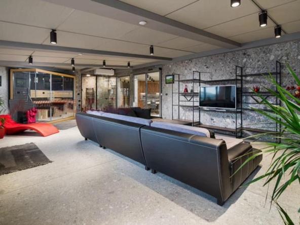 Дава се под наем Многостаен апартамент в София, Младост 4 - 275 кв.м за 2200 € - Снимка #1