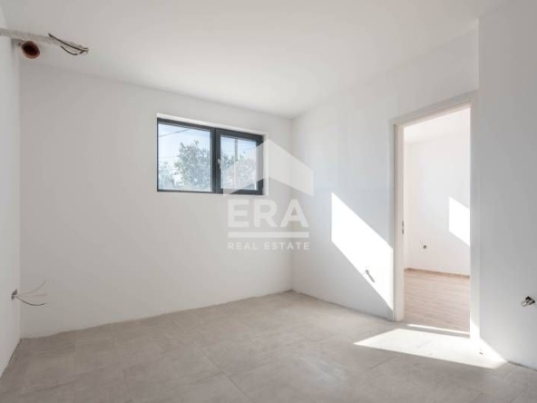 Офис в Варна, Виница - 35 кв.м за 1972 €/кв.м - Снимка #1