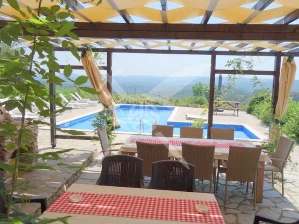 Хотел в с. Звездец, Област Бургас - 314 кв.м за 1147 €/кв.м - Снимка #1