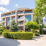 Двустаен апартамент в Варна, Морска градина - 109 кв.м за 3661 €/кв.м - Снимка #1