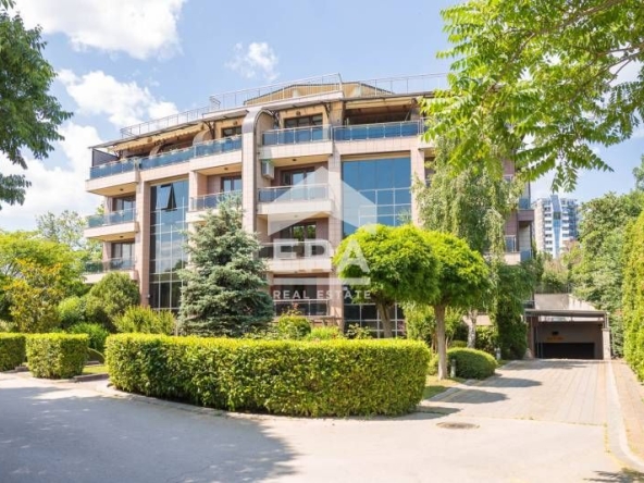 Двустаен апартамент в Варна, Морска градина - 109 кв.м за 3661 €/кв.м - Снимка #1