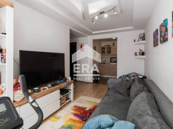 Тристаен апартамент в Варна, Лятно кино Тракия - 81 кв.м за 2210 €/кв.м - Снимка #1