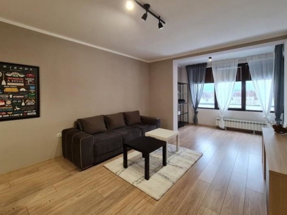 Дава се под наем Тристаен апартамент в София, Дървеница - 110 кв.м за 586.5 € - Снимка #1