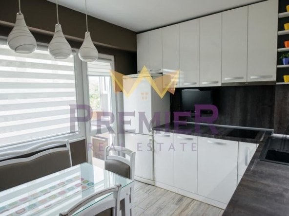 Дава се под наем Тристаен апартамент в Варна, Чайка - 90 кв.м за 663 € - Снимка #1