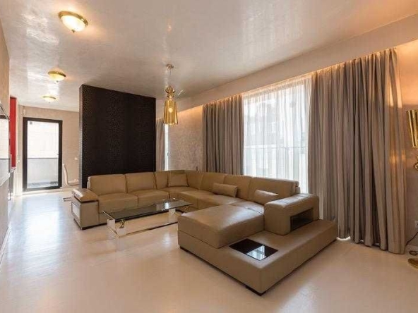 Тристаен апартамент в София, Разсадника - 100 кв.м за 1400 €/кв.м - Снимка #1