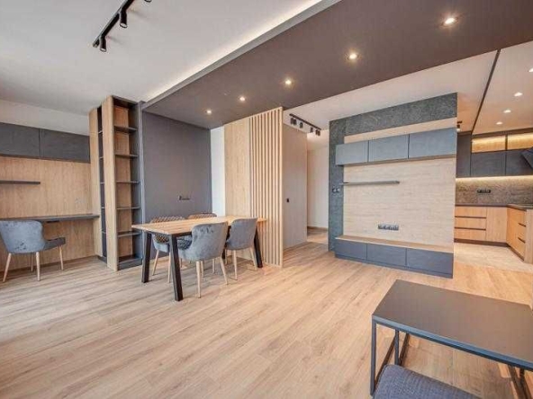 Дава се под наем Тристаен апартамент в София, Дървеница - 110 кв.м за 450 € - Снимка #1