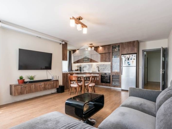 Тристаен апартамент в Варна, Възраждане 3 - 105 кв.м за 1991 €/кв.м - Снимка #1