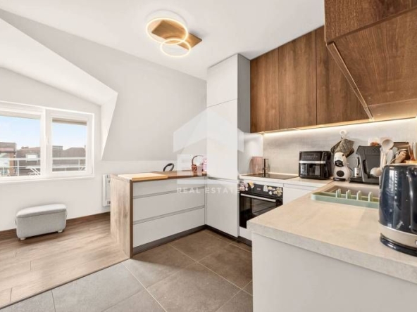 Тристаен апартамент в Варна, Лятно кино Тракия - 95 кв.м за 1737 €/кв.м - Снимка #1