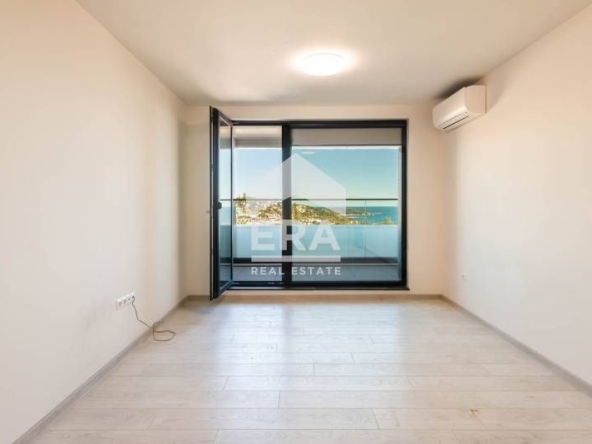 Двустаен апартамент в Варна, Бриз - 69 кв.м за 3725 €/кв.м - Снимка #1