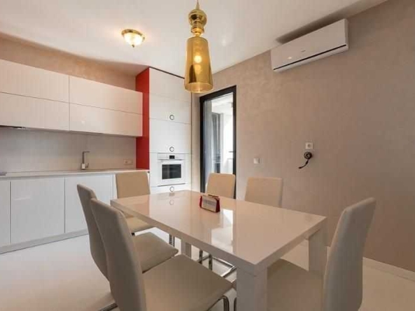 Дава се под наем Двустаен апартамент в София, Студентски град - 82 кв.м за 648.21 € - Снимка #1