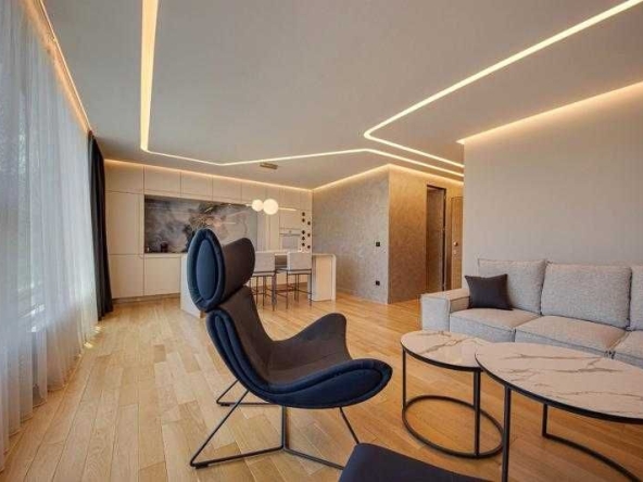 Дава се под наем Тристаен апартамент в София, Симеоново - 90 кв.м за 488.58 € - Снимка #1