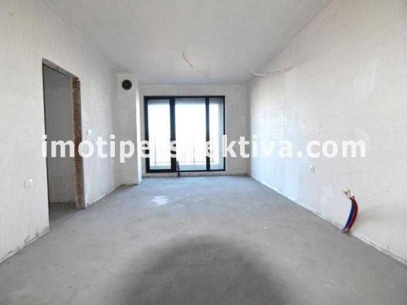 Тристаен апартамент в Пловдив, Тракия - 97 кв.м за 683 €/кв.м - Снимка #1