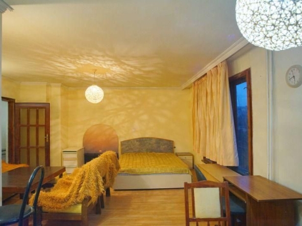 Дава се под наем Двустаен апартамент в София, Надежда 2 - 80 кв.м за 398.82 € - Снимка #1