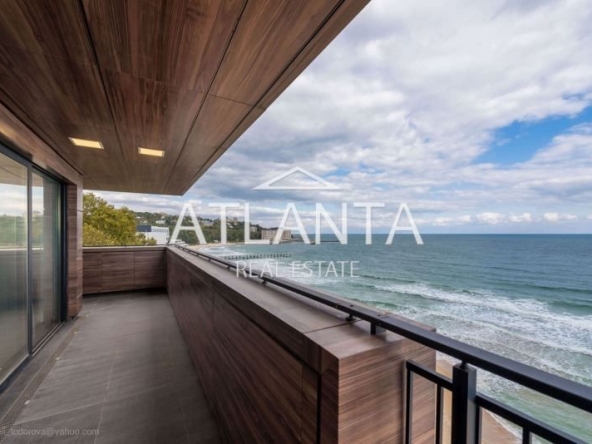 Тристаен апартамент в к.к. Св.Св. Константин и Елена - 217 кв.м за 2816 €/кв.м - Снимка #1