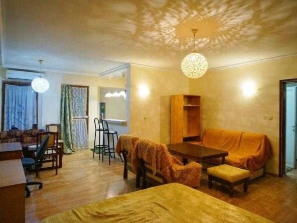 Дава се под наем Двустаен апартамент в София, Надежда 2 - 80 кв.м за 398.82 € - Снимка #1