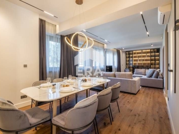 Дава се под наем Тристаен апартамент в София, Център - 120 кв.м за 3590.4 € - Снимка #1