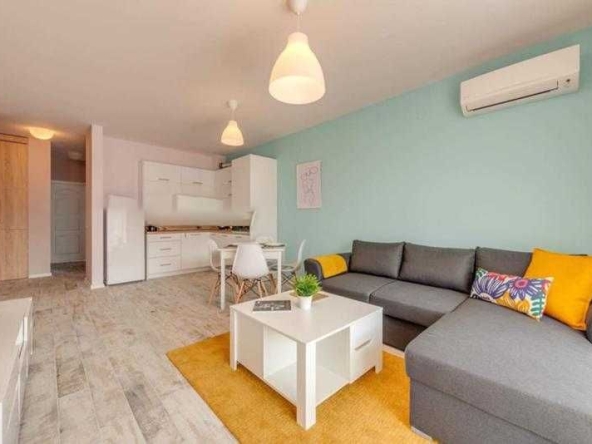 Дава се под наем Тристаен апартамент в София, Младост 2 - 110 кв.м за 448.8 € - Снимка #1