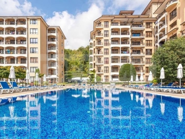 Двустаен апартамент в к.к. Златни пясъци - 77 кв.м за 975 €/кв.м - Снимка #1