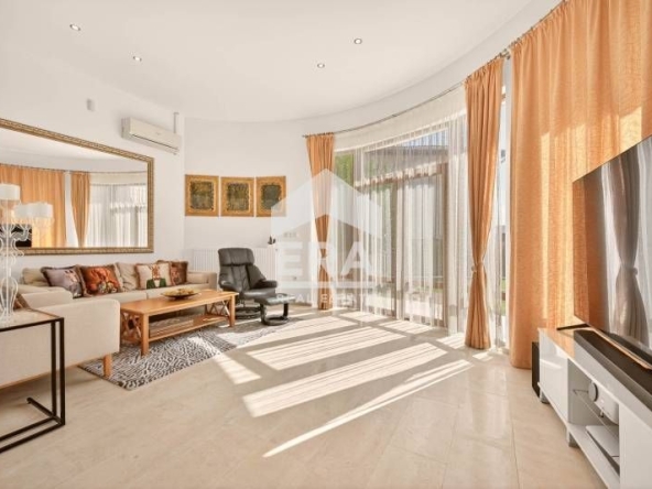Къща в Варна, м-т Св. Никола - 258 кв.м за 1324 €/кв.м - Снимка #1
