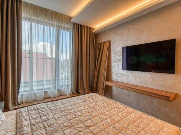 Дава се под наем Тристаен апартамент в София, Център - 98 кв.м за 425 € - Снимка #1