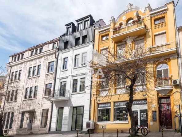 Тристаен апартамент в Варна, Гръцка махала - 60 кв.м за 2295 €/кв.м - Снимка #1