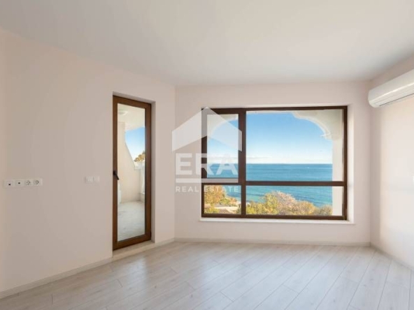 Тристаен апартамент в Варна, Чайка - 102 кв.м за 2148 €/кв.м - Снимка #1