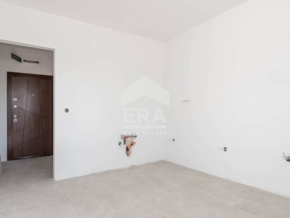 Двустаен апартамент в к.к. Св.Св. Константин и Елена - 35 кв.м за 2143 €/кв.м - Снимка #1