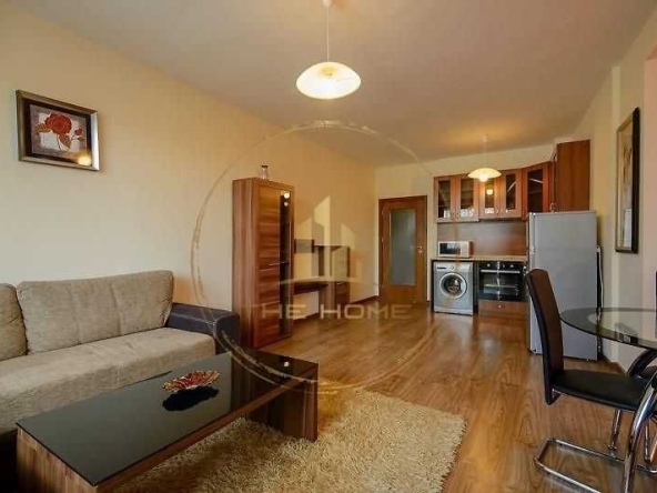 Дава се под наем Двустаен апартамент в к.к. Св.Св. Константин и Елена - 80 кв.м за 650 € - Снимка #1