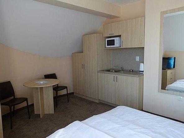 Хотел в Обзор - 1800 кв.м за 708 €/кв.м - Снимка #1