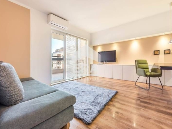 Тристаен апартамент в Варна, Бриз - 91 кв.м за 2495 €/кв.м - Снимка #1