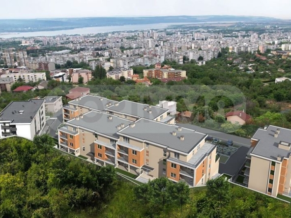 Двустаен апартамент в Варна, м-т Пчелина - 80 кв.м за 982 €/кв.м - Снимка #1